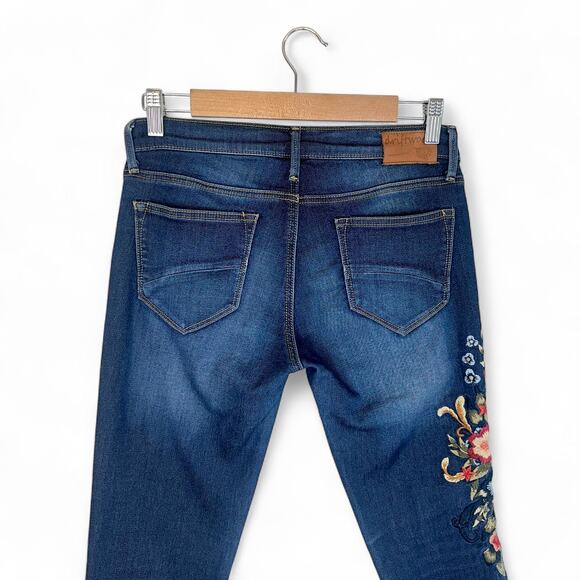 Driftwood Women's Marilyn Flower Embroidered Jeans Size 26 Dark Wash Skinny Jean - Picture 5 of 9